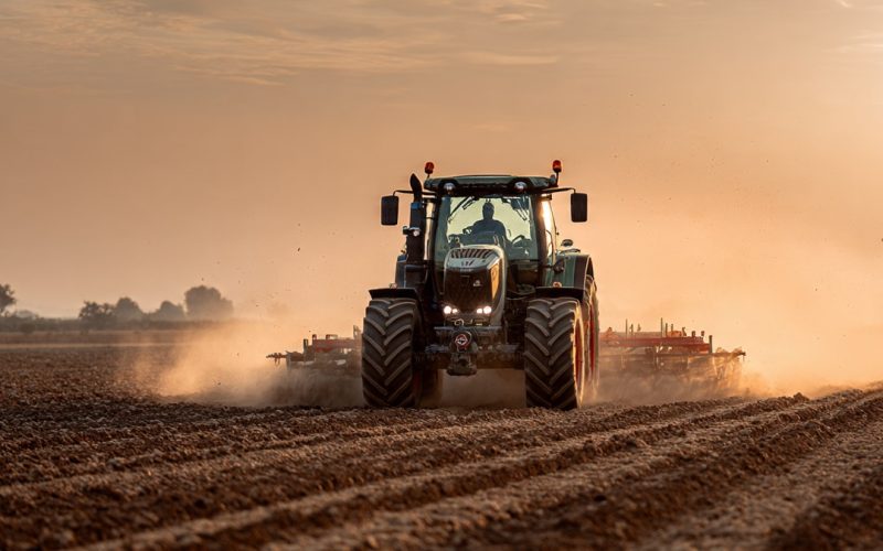 Compra ou Aluguel de Máquinas Agrícolas? Como Fazer uma Análise Custo x Benefício Inteligente no Agronegócio