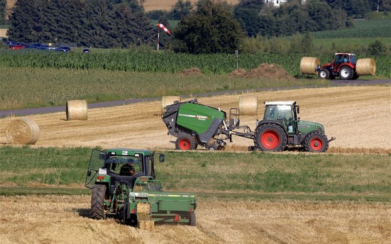 A História do Trator: Do Vapor à Revolução da Gasolina.